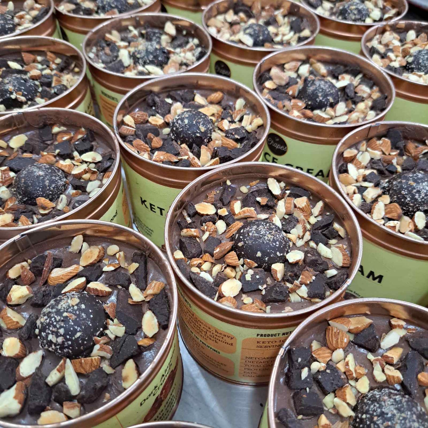 DARK ALMOND CRUNCH ICE CREAM - 470ML